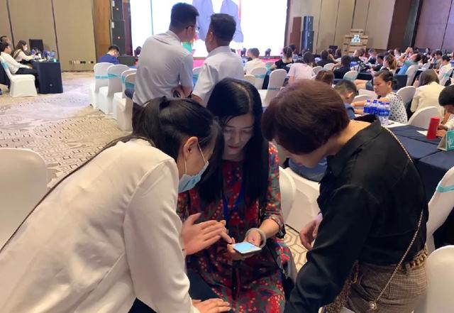直击 | 3分钟回顾华东医药悦小妖6月体脂营峰会