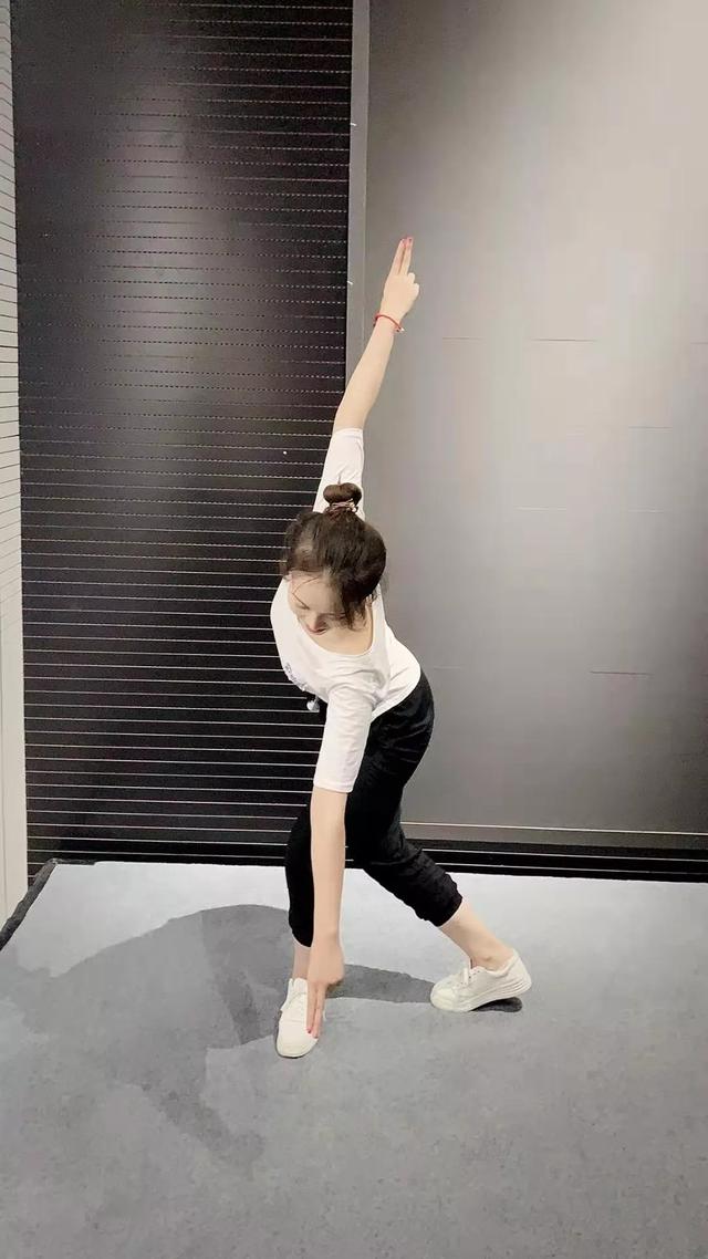 最美女兵退伍一年半，每天想着要出操，军营习