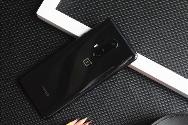 OnePlus 8 Pro深度体验！高素质屏幕下的真安卓旗舰