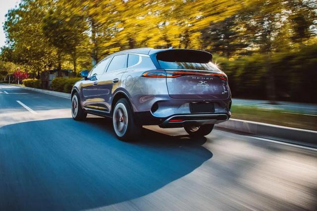 试驾丨腾势X：奔驰和比亚迪的“二儿子”，比唐DM更值得买吗？