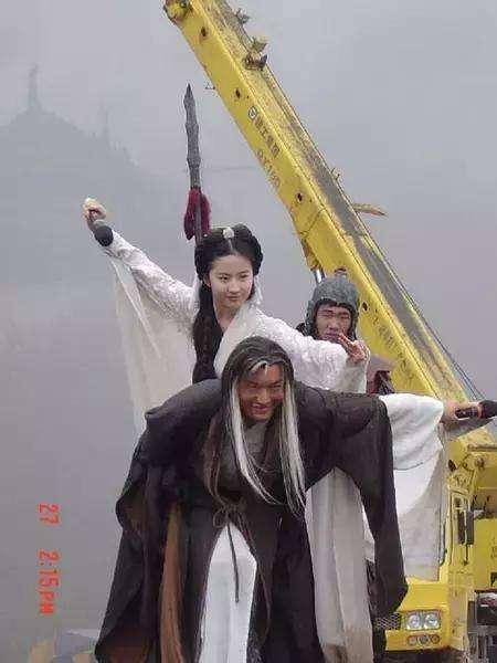 这些难得一见的片场照，保证有一大半你没见过