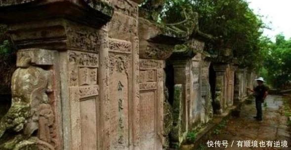 江苏发掘1男4女合葬墓，出土一只“金蝉”，价值