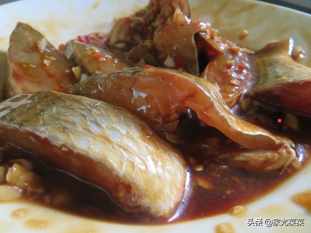 广东人教您鱼肉最好吃的做法，无需加水，鱼肉鲜美嫩滑，太香了