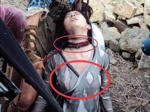 笑到胃痛的穿帮镜头：刘亦菲挺起胸膛，熊二的尾巴怎么回事？