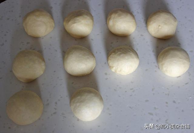 蜂蜜脆皮小面包—只是多加了一步，就让平凡无奇的面包惊艳起来