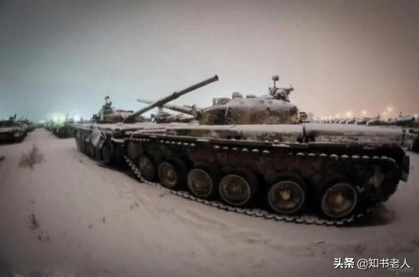 实拍俄罗斯坦克储备场，T-72全面保养，为何更先