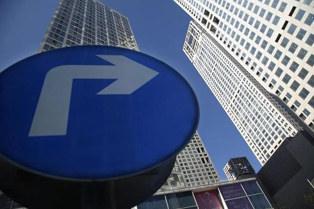 万人抢房、单日千套…楼市“蠢蠢欲动”，央行