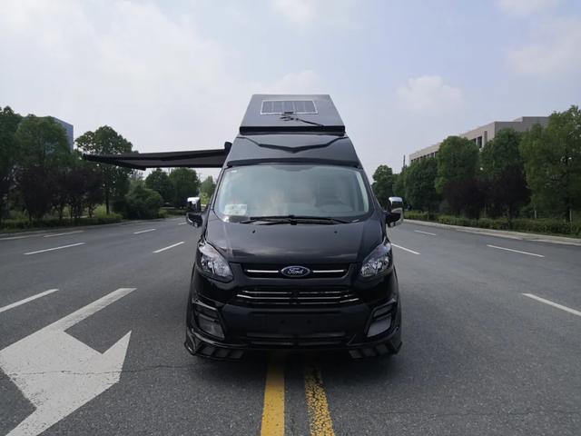 博創(chuàng)全順商務(wù)房車丨個性外觀 精致內(nèi)飾 商務(wù)與居家兼?zhèn)? inline=