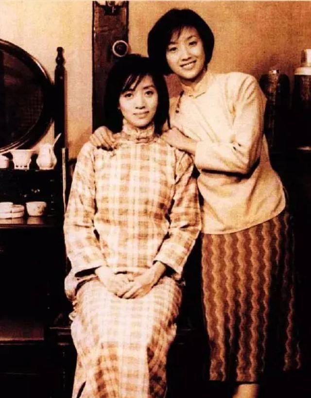 四大天王搭戏，刘德华下跪“求婚”，巅峰隐退