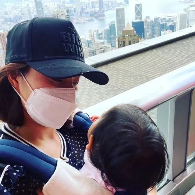 霍启刚一有时间就与郭晶晶腻在一起 难怪婚后两