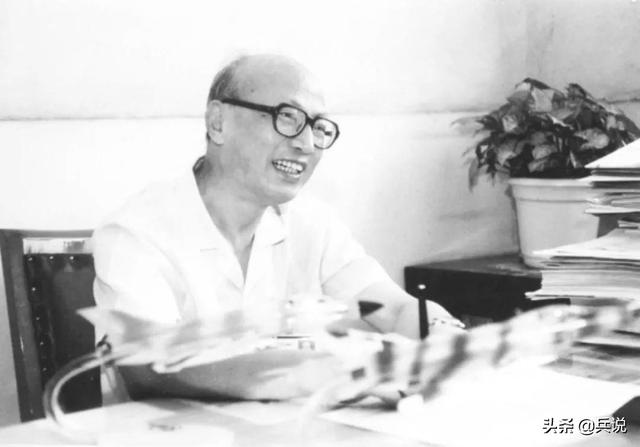 苏式飞机舱盖矮？设计师采集我军飞行员身材数