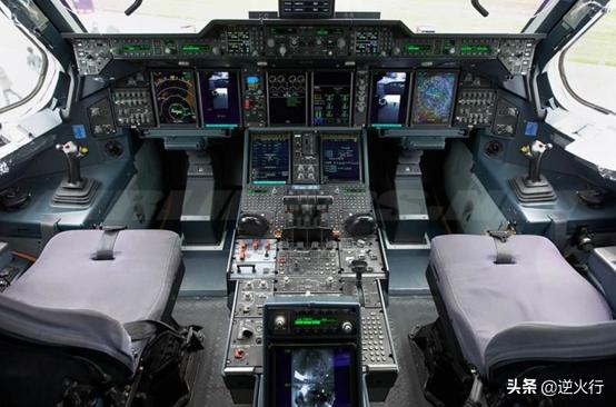 欧洲的标准运输机！能当加油机的A400M！西方最大