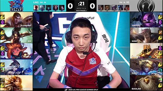 LOL-LPL：TheShy四杀杰斯团战poke伤害炸裂，iG2-0横扫LNG