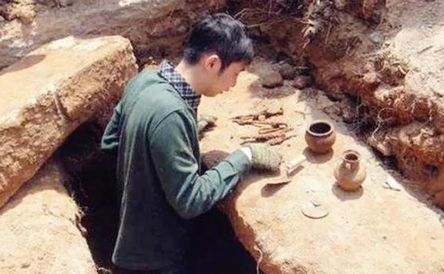 盗墓界的“祖师爷”，30年盗了5亿，被抓后狂言100个专家都不及他