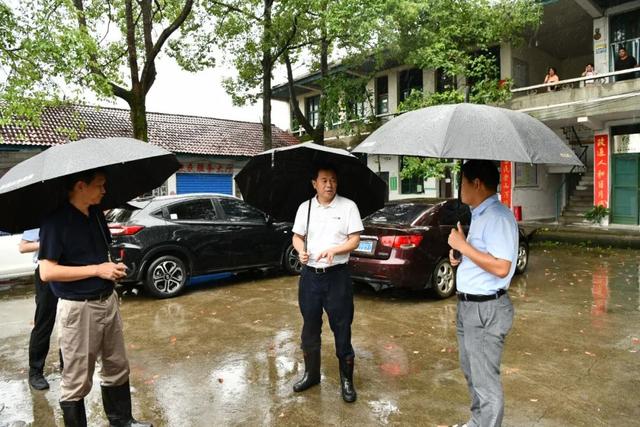 全力以赴防汛抗灾 从严落实主体责任石希欣深入辰溪督导防汛工作