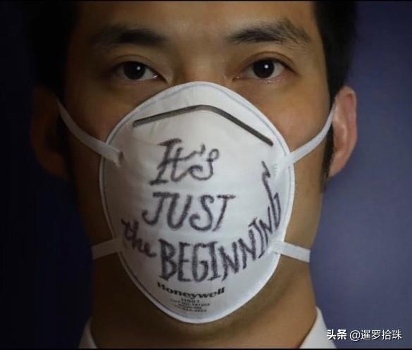 巴育宣布泰国紧急状态，反对党抨击其侵犯人权，网友们的评价亮了