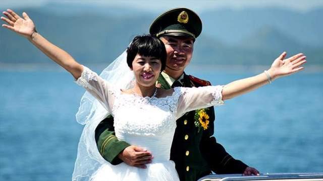 军队男兵的妻子称军嫂，女兵丈夫如何称呼？可别叫错了
