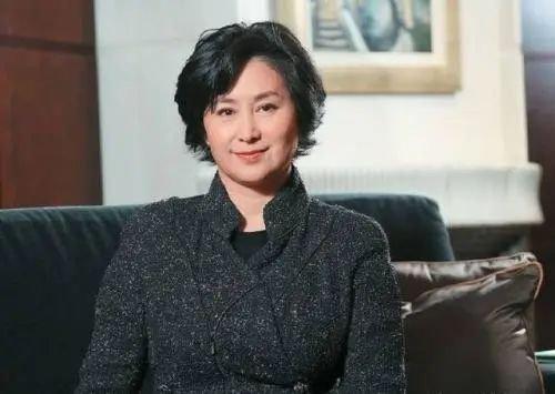 赌王讣闻曝光，多个17子，四太梁安琪转正，奚梦瑶名字醒目