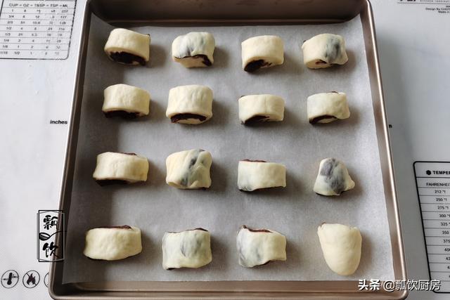 宝宝一只手能抓握的软甜小面包，暄软香甜不浪费，孩子吃着没扔头