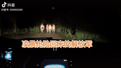 “八一”建军节，向人民英雄致敬