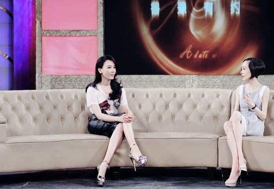 鲁豫是个尬聊的奇女子，网友纷纷调侃：采访谁，谁就会倒霉