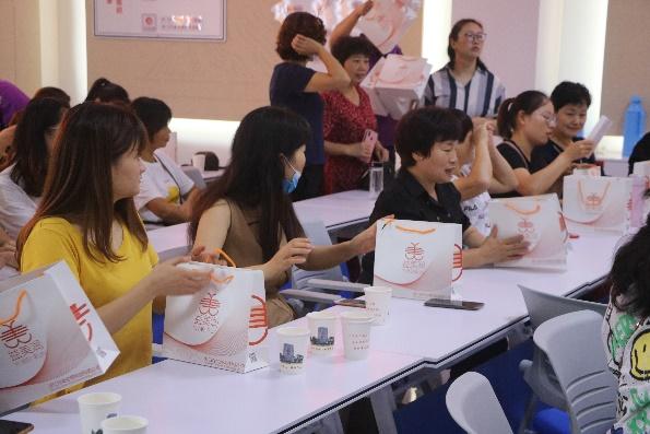 生殖健康公益讲堂走进进化