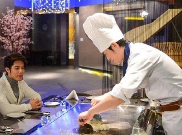 曾经是万千少女心中男神 因亲眼看到女友车祸死