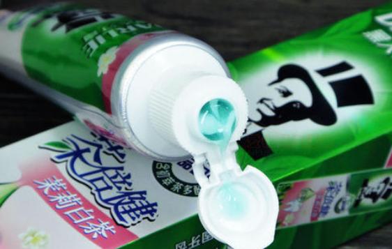 又一中国牙膏品牌崛起，超越黑人、高露洁，五分之一的人在用它