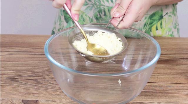 超好吃的绿豆糕，只要3种简单食材，香甜细腻入口即化，夏日必备