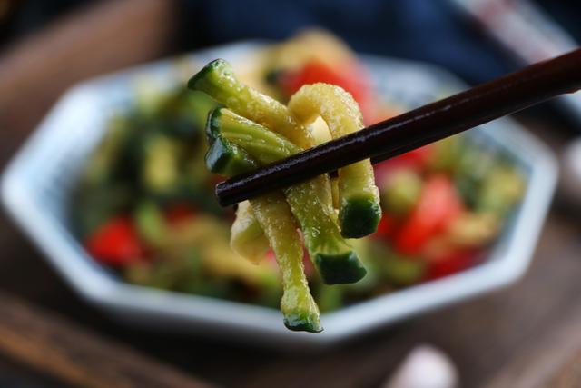 冬天的蘿卜這樣醃，脆爽又下飯，我家每年20斤不夠吃，做法很簡單