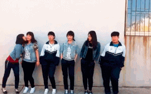 搞笑GIF：你不好好学习打扰人家干嘛啊