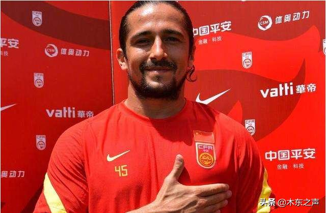 国足归化的艾克森、阿兰、高拉特和洛国富在巴西是什么水平？