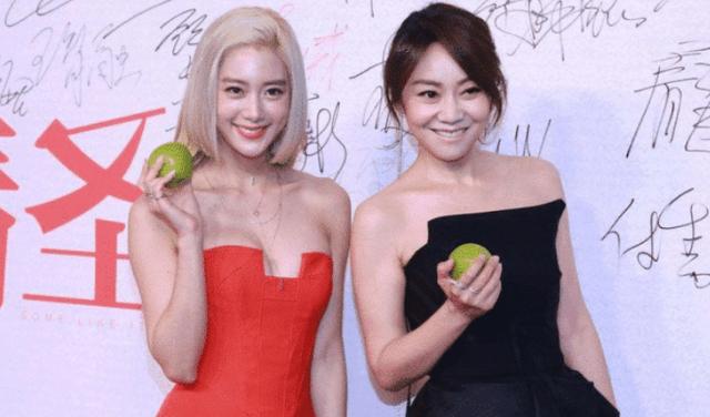 当49岁的闫妮撞上35岁的李成敏，明明差14岁，看起来却像姐妹