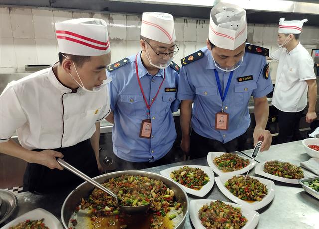 江西于都：驻点监督护航中高考