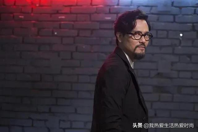 他总在刘德华电影中当绿叶，华仔摆家宴只请五