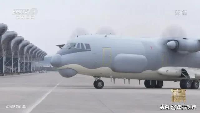 战略能力暴增！国产“变形金刚”挤满机场，全