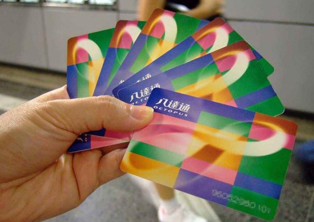 终于明白了！为啥微信支付宝在国内流行，到国外却无人问津？