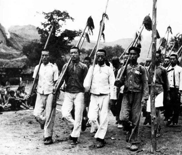 敌后游击队（少见的抗战图集）