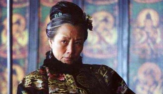 斯琴高娃两段失败婚姻，儿子入狱，嫁给外国人后怎么样了？