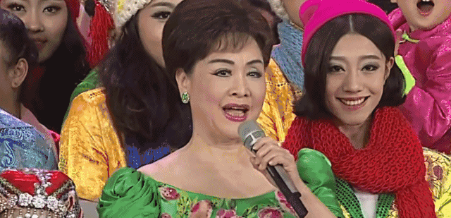 她是国家一级演员也是李谷一女儿，25次登央视春