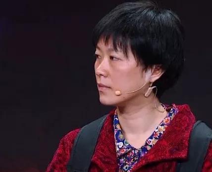 于正跟黄璐吵架，秦岚被牵扯进来，原来当年她还掺和了这么多事？