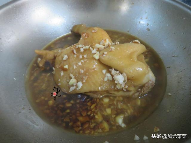 广东媳妇教你酱油鸡正宗做法，半碗酱油搞定，皮香肉滑，简单易学