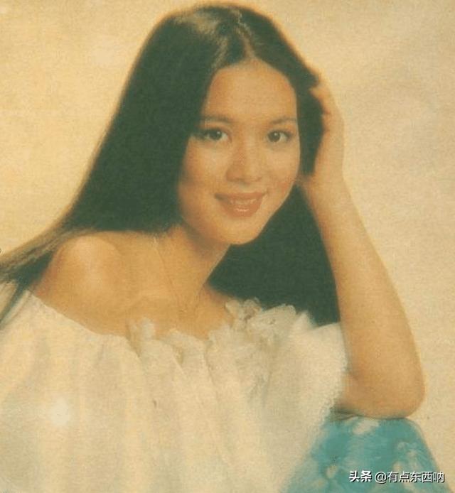 她靠拍性感写真爆红，正红时嫁入豪门，今60岁隐退后成百亿阔太