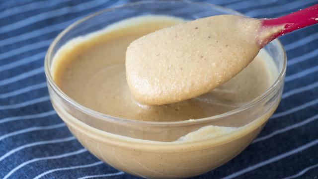 自制花生酱原来这么简单，只需3个步骤，香浓细腻，好吃无添加