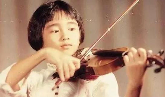 2007年,弟弟车祸瘫痪,TVB当红花旦黎姿含泪退圈，