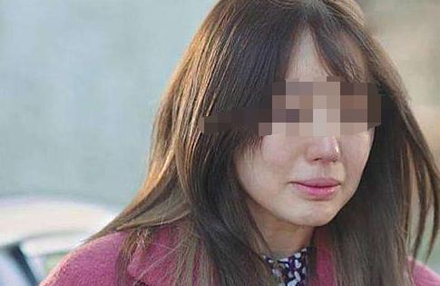 每月給母親打5千，回家後看見母親的樣子，女兒：媽，是我害了你