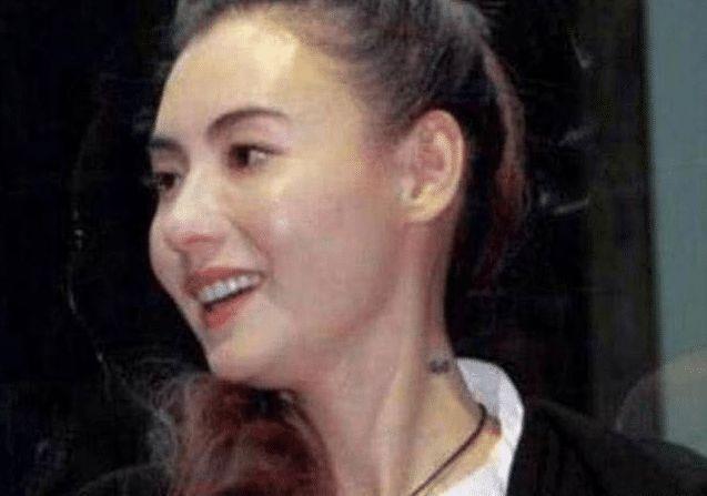 张柏芝含泪再谈陈冠希，说出配合陈冠希拍照原因，也是可怜人