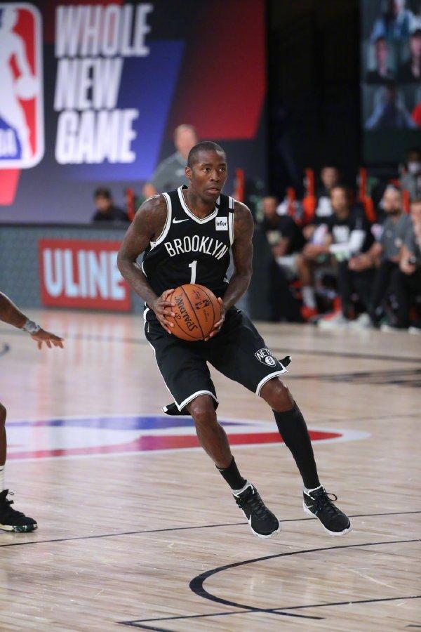 請讓“超六”體面離開！時隔一年多重歸賽場，僅6分鐘就因傷退賽