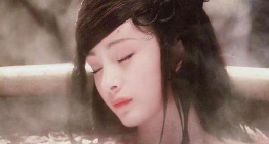 杨幂21岁时有多撩？扮演“舞姬”美若天仙，为角色“牺牲”还挺大