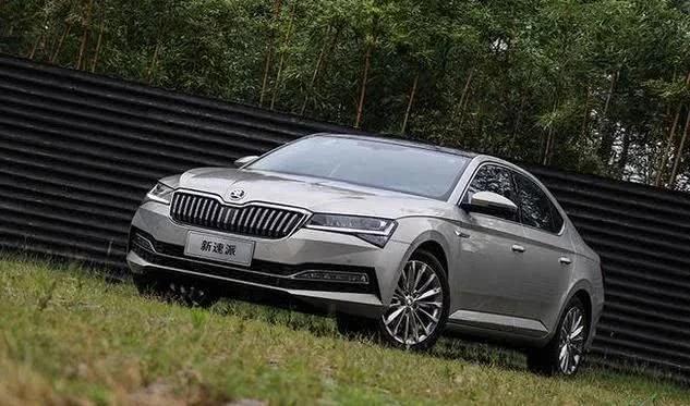 斯柯达速派，实测一箱油986Km，车长4米9